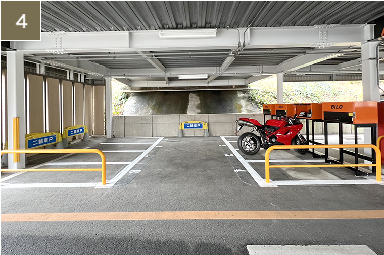 駐車場入口のご案内