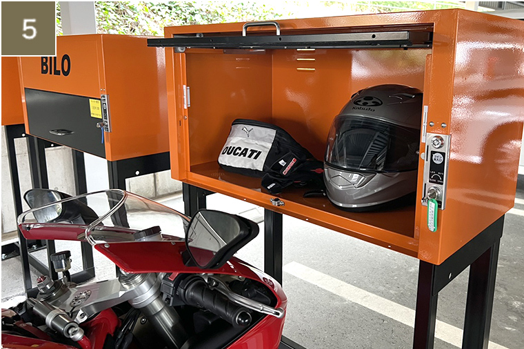 駐車場入口のご案内