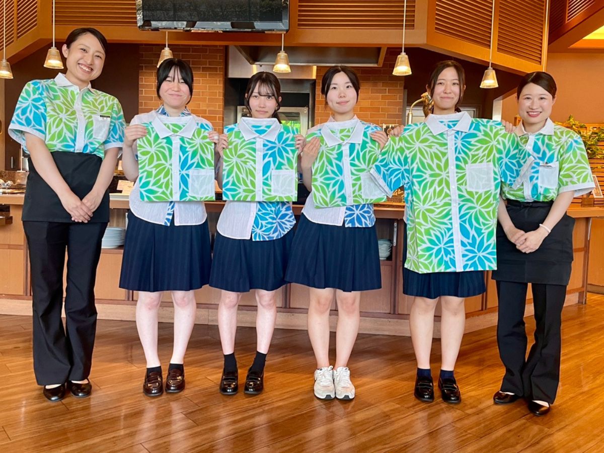 レストラン】夏の新ユニフォーム『浜松注染染めシャツ』｜おすすめ情報